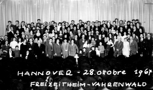 Hannover 1967 - l'assistente sociale Giuseppe Franceschi riunisce gli emigrati italiani in germania