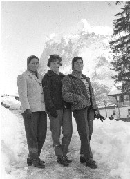 italia mannino con la sorella maria e con Teresa Adamo, emigrate in svizzera - lavoravano presso l'Hotel Bristol
