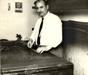 Nino Arlotta, sindaco di Librizzi tra il 1947 e 1949. Era sarto e aveva il suo laboratorio in Piazza Catena. Poi emigr� prima a Messina e poi negli USA.